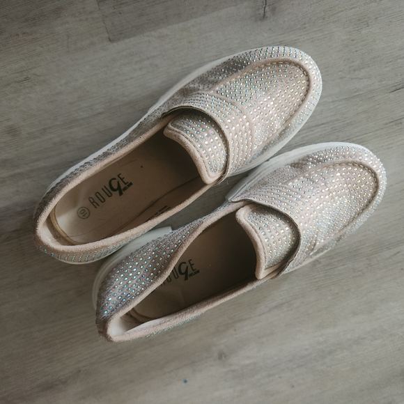 Rouge Helium Beige Studded Clogs - Picture 2 of 3